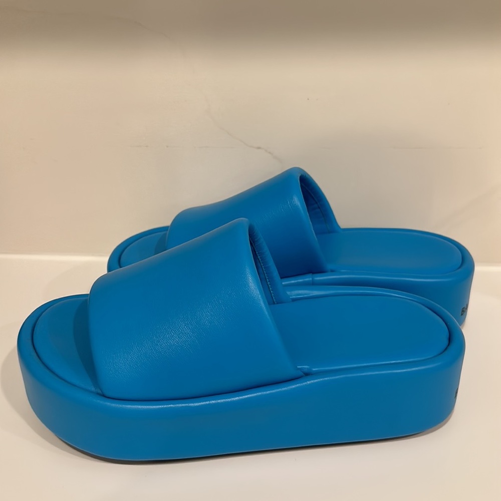 Blue leather slides / sandals - Picture 2 of 5